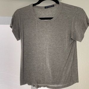 BRANDY MELVILLE TEE ✨